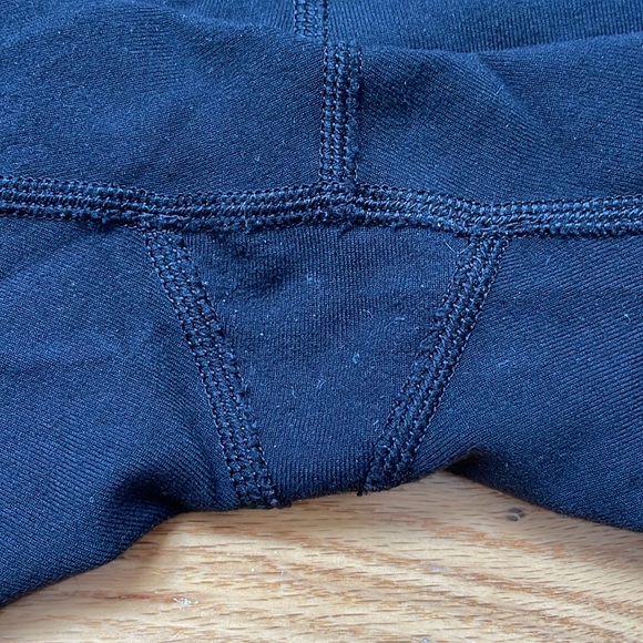 Lululemon Wunder Under Shorts - Picture 3 of 7